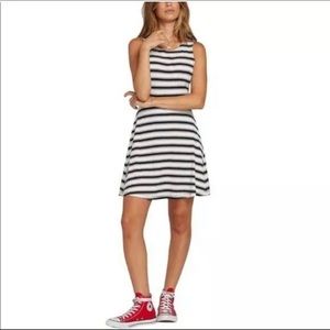 Volcom Black and White Stripe Dress M 8